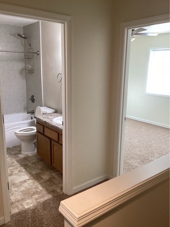 Building Photo - 66 NW 33rd Pl