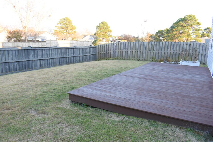 Building Photo - 145 Presley Ln