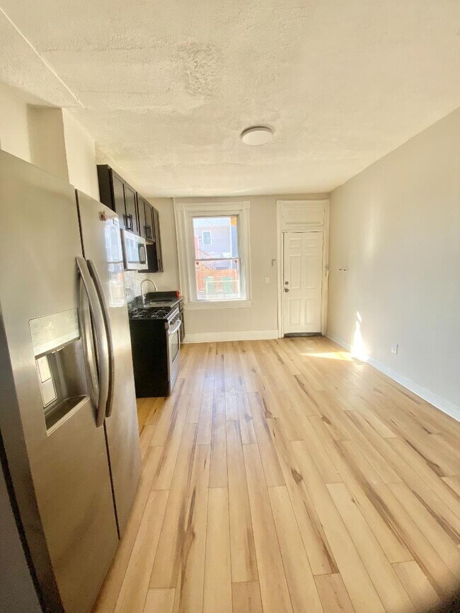 Building Photo - 514 N Decker Ave