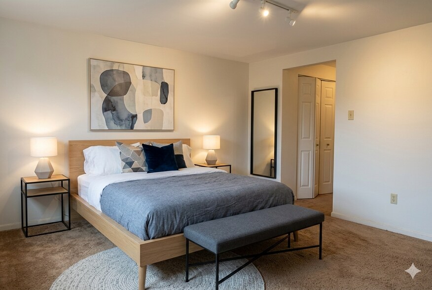 Main Bedroom w/ connecting Dressing Room - 629 Windsor Ave