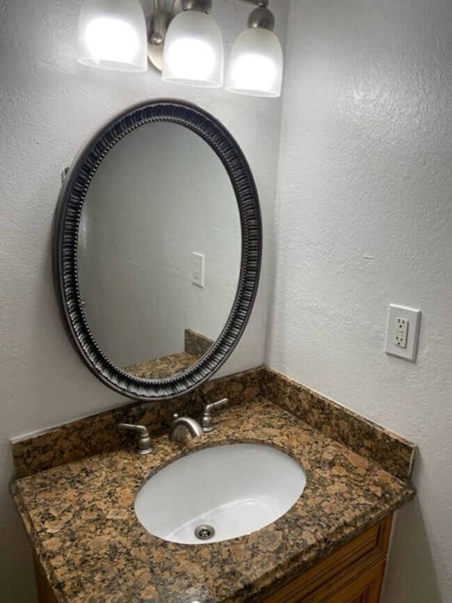 Building Photo - Large two bedroom condo