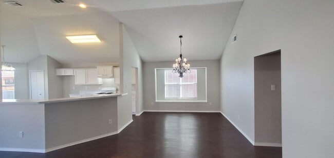 Building Photo - 132 Brookshore Dr
