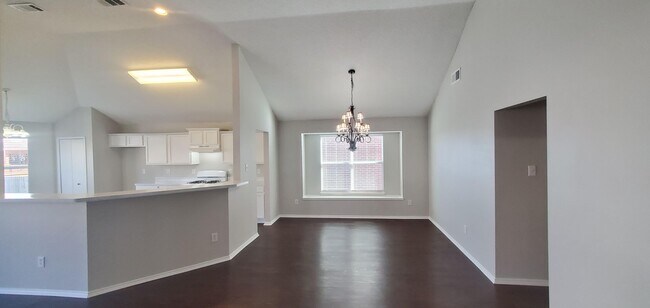 Building Photo - 4 Bed/2 Bath Home in Prime Rockwall Area w/ Fresh Paint & New Floors