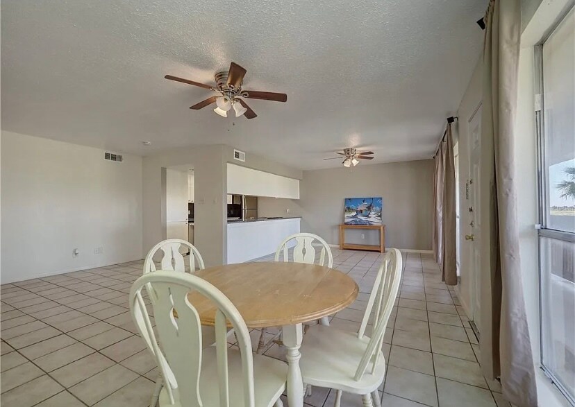 Building Photo - 14801 Compass St