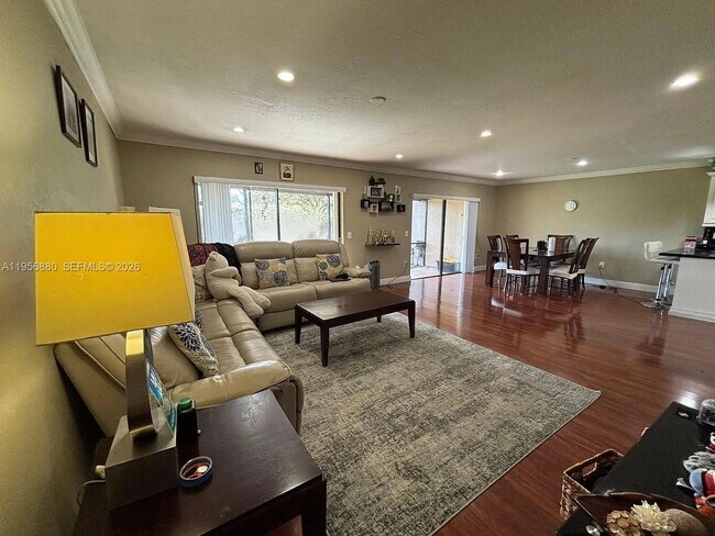 Building Photo - 232 Lakeside Cir