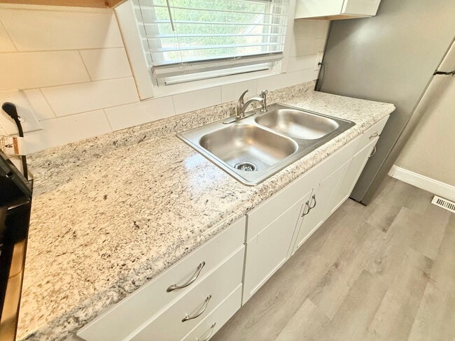 Building Photo - ***Renovated 3 Bedroom Ranch*Near Casino & Naval Hospital & Shipyard