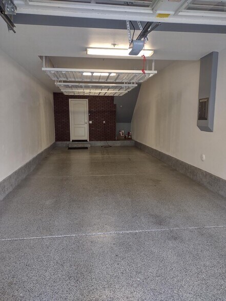 Building Photo - 982 Sweetbriar Ln