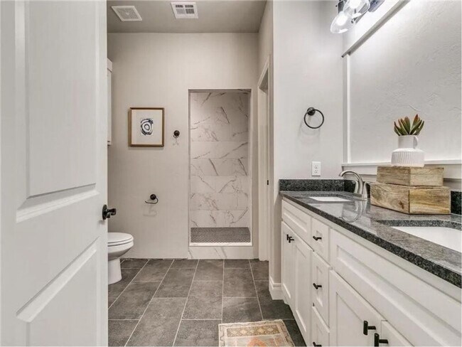 Building Photo - Gorgeous Newer Build! 4 Bed 3 Bath in Deer...