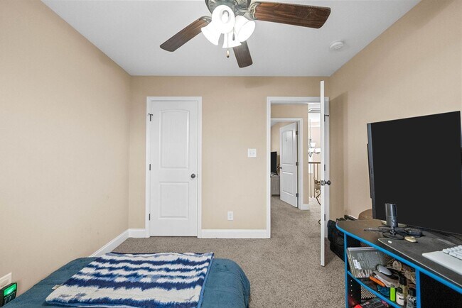 Building Photo - 667 Fox Hound Dr