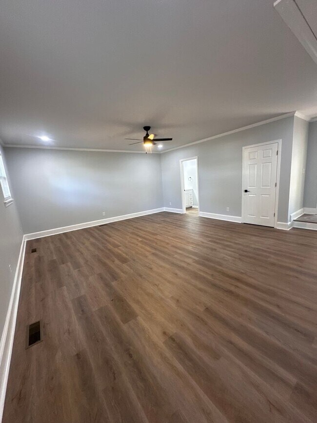 Building Photo - RENTAL HOME 4BD/3BTH