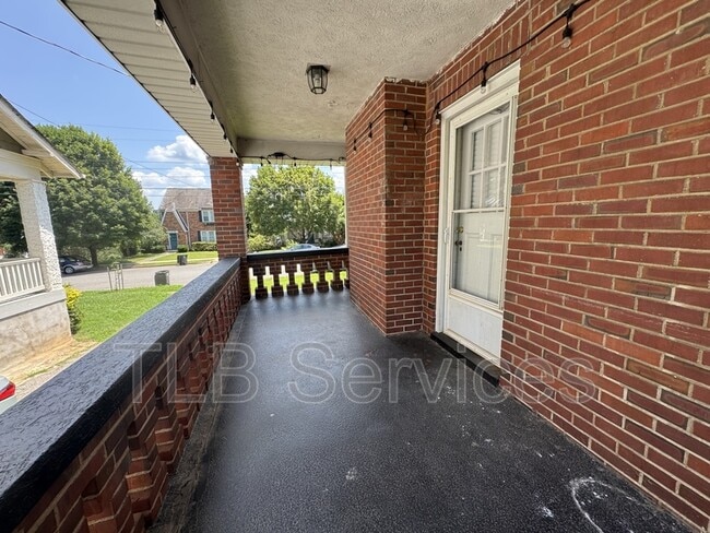 Building Photo - 310 Yeardley Ave