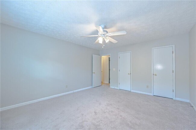 Building Photo - 3991 E Meadow Dr