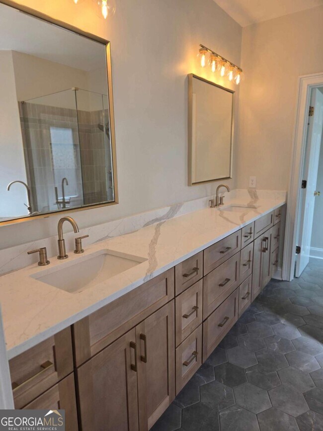 Building Photo - 9373 Kingston Crossing Cir