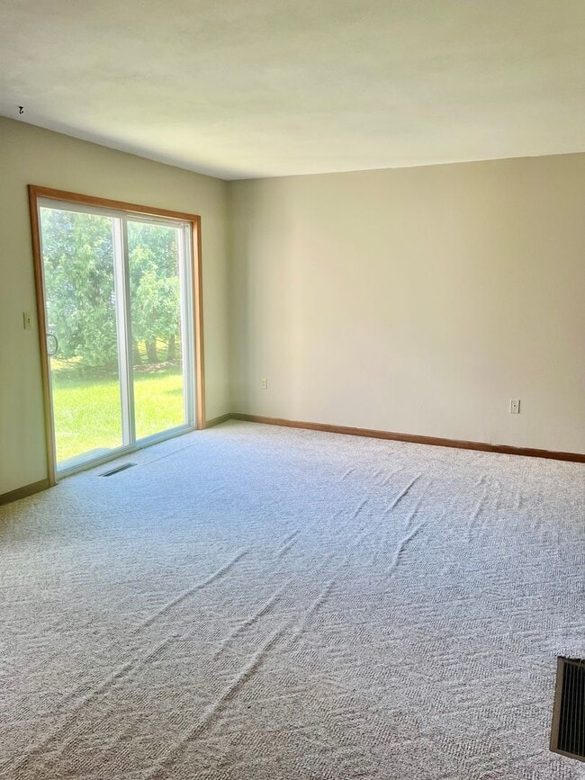 Building Photo - 8263 Honeysuckle Drive