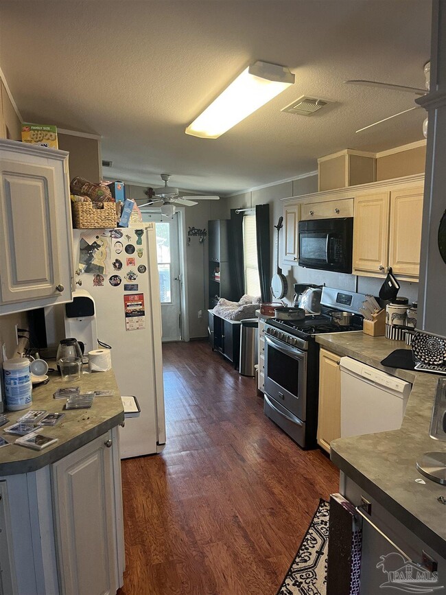 Building Photo - 5434 Rogers Ave