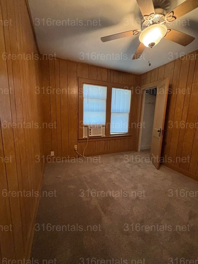 Building Photo - Two bed one bath available NOW!