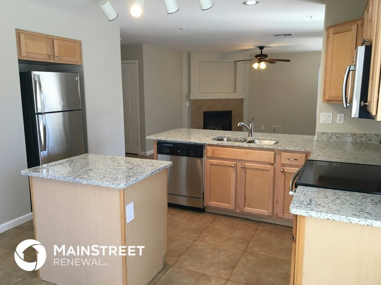 Building Photo - 2503 W White Feather Ln