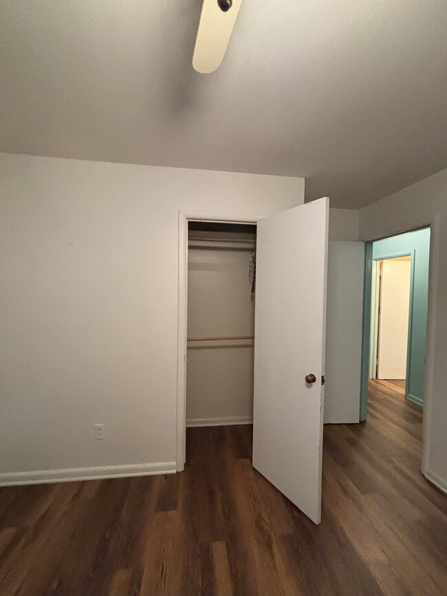 Building Photo - 103 Booth Dr