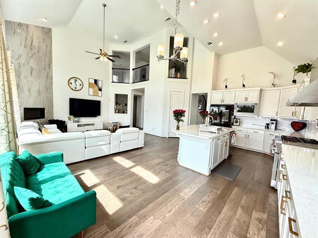Building Photo - 4878 Limousine Ln