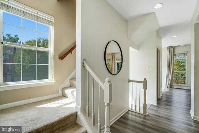Building Photo - 8535 Wyngate Manor Ct