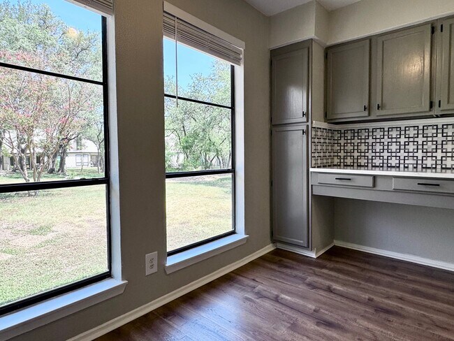 Building Photo - 30 Casa Verde St
