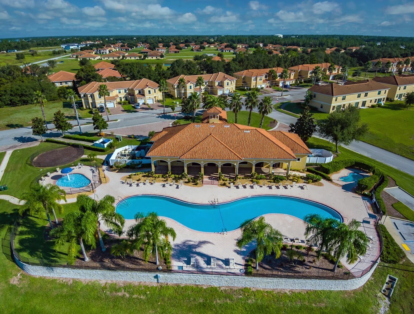 Building Photo - 1470 Pacific Rd