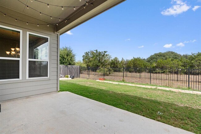 Building Photo - 4660 Katherine Dr