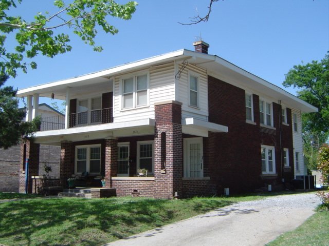 Primary Photo - 2813 N Robinson Ave