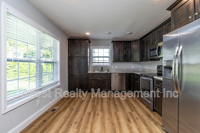 Building Photo - 252-254 Highland Avenue - 254