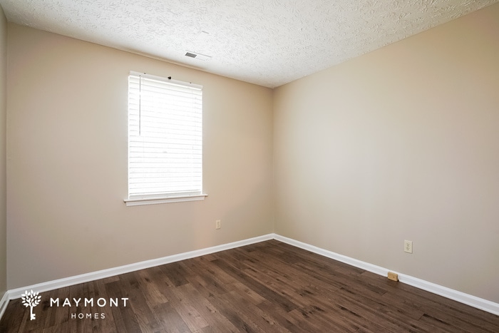 Building Photo - 2717 Midway Park Ct