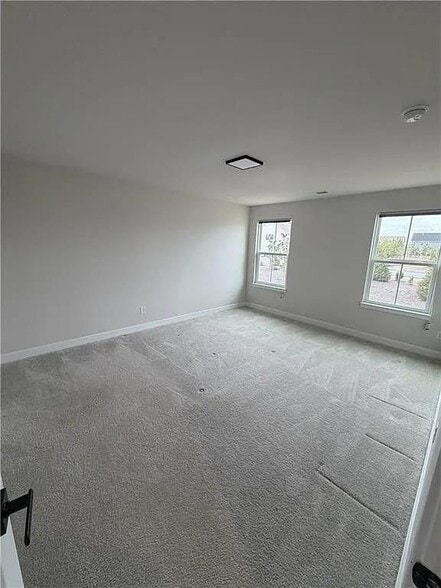 Building Photo - 360 Salt Lk Ln
