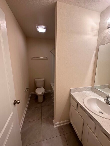 Building Photo - 272 Talulla Trl