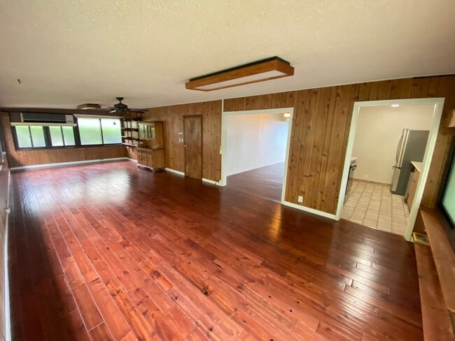 Building Photo - PET FRIENDLY PEARL RIDGE ESTATES Single Family Home!