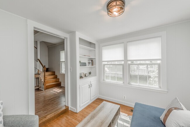 Building Photo - 21 Elsmere Rd