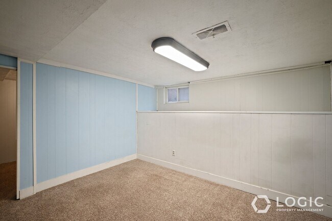 Building Photo - 155 Edith Ave S