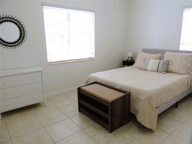 Building Photo - 3134 SW 25th Ter