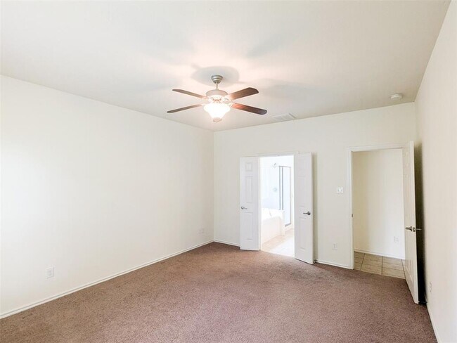 Building Photo - 6223 Summerfield Glade Ln
