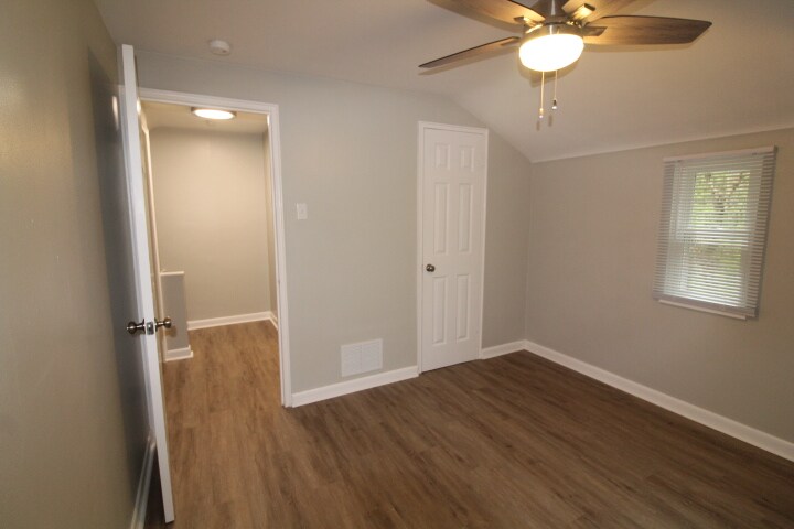 Building Photo - 504 Maytide St