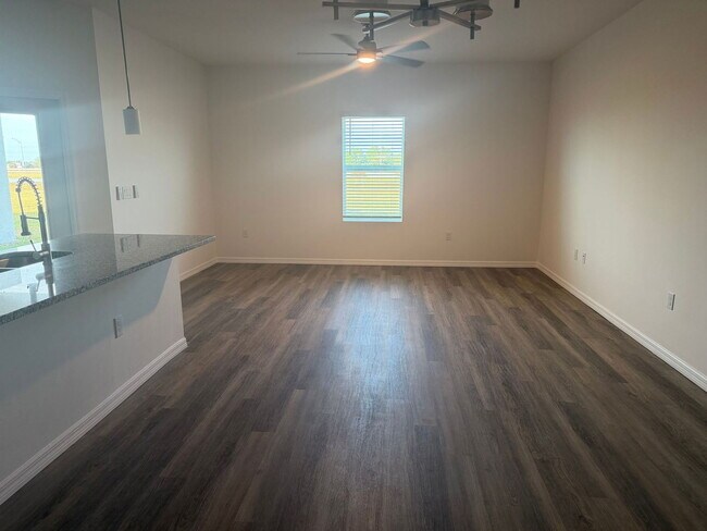 Building Photo - 16105 Badalona Dr