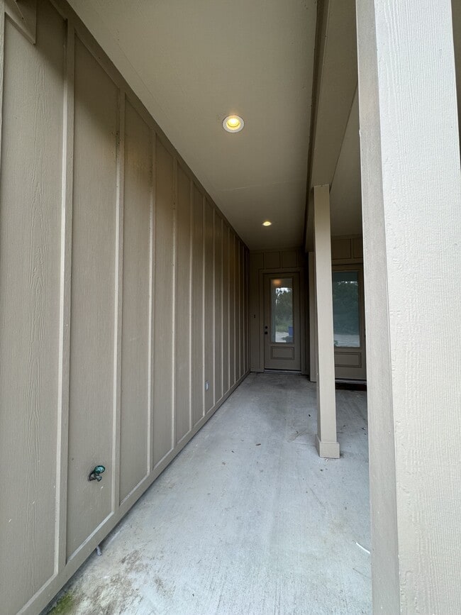 Building Photo - 5100 Westgate Ln