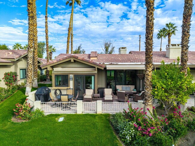 Building Photo - 321 Bouquet Canyon Dr