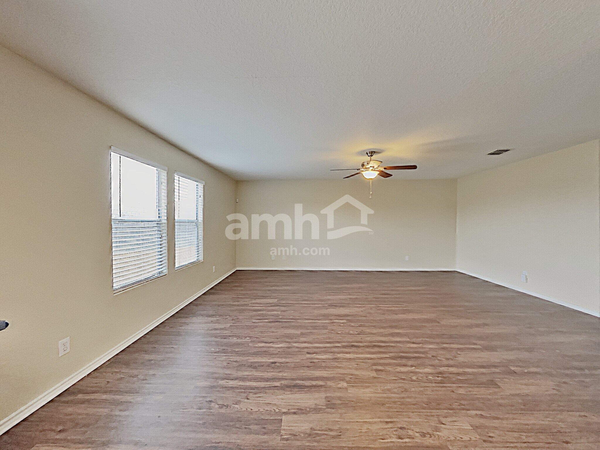 Building Photo - 7915 Arabian Cv