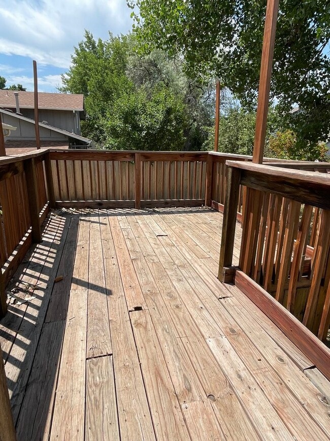 Building Photo - STUDENTS WELCOME! 4 Bed 2 Bath Home in West Ft Collins w/ Garage and Fenced Yard