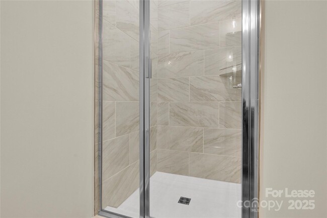 Building Photo - 5850 Strathmore Ct