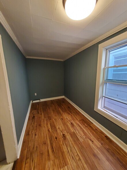2nd Bedroom - 834 N Greenview Ave
