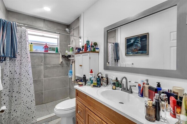 Building Photo - 3055 NW 23rd Ave