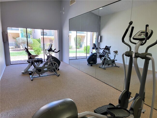Building Photo - 2815 Blue Bonnet Dr