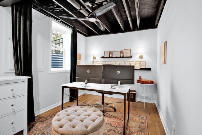 Building Photo - 354 Passina Rd