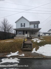 Building Photo - 907 E Drinker St