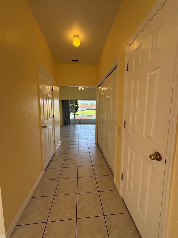 Building Photo - 2212 Garden Lake Dr